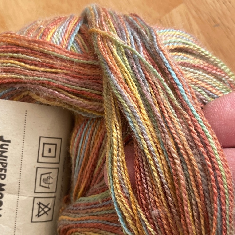 JUNIPER MOON FARM Findley Dappled - Aurora Merino/silk - Picture 4 of 8